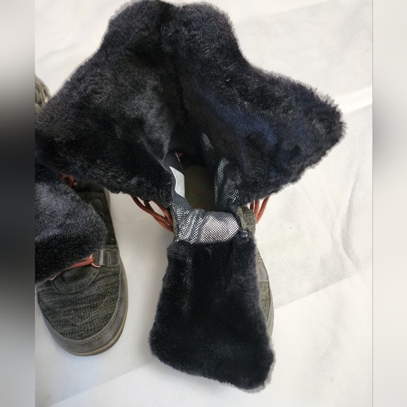 Columbia Out Dry Waterproof 200 grams Winter Boots size 7 - Picture 2 of 9